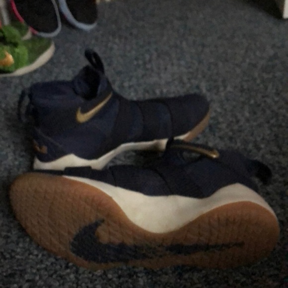 These are used Lebron soilder 11’s. - Picture 3 of 4